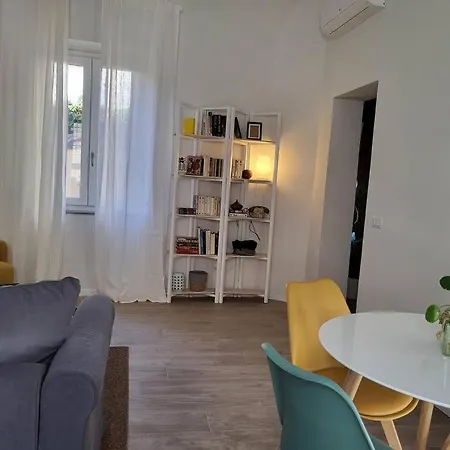 La Casa Di Nella アパート ラストラ・ア・シーニャ