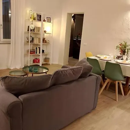 La Casa Di Nella Lastra a Signa